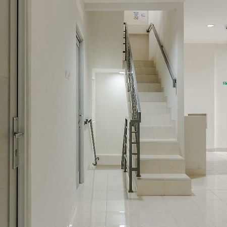 Reddoorz @ Cipete Raya Jacarta Exterior foto