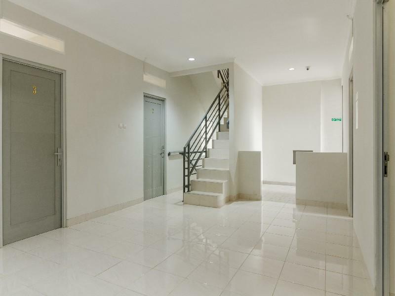 Reddoorz @ Cipete Raya Jacarta Exterior foto