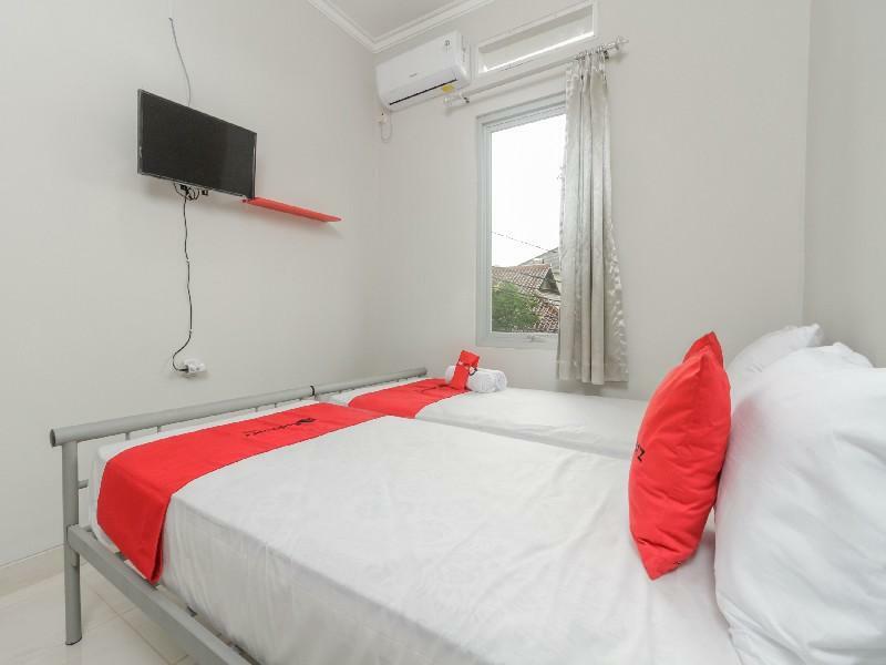 Reddoorz @ Cipete Raya Jacarta Exterior foto